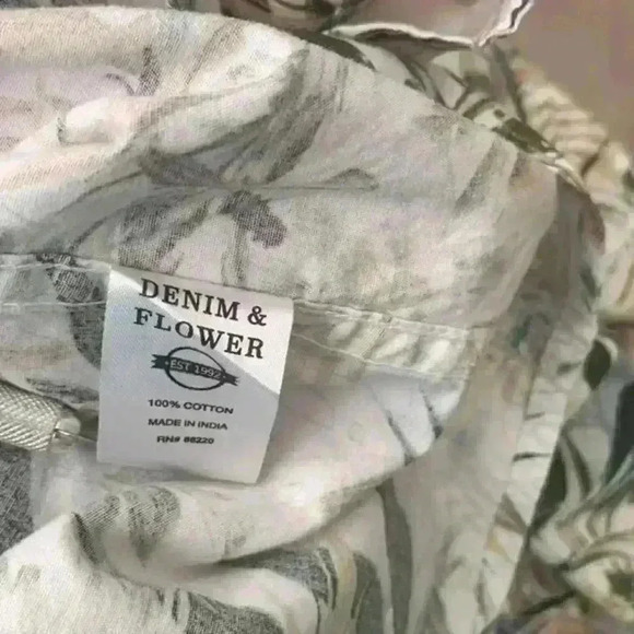 Denim & Flower shirt EUC - Picture 5 of 5